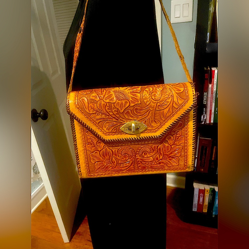 Vintage patterned leather purse